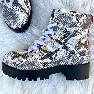 NWT Catherine Malandrino Chunky Combat Boots
